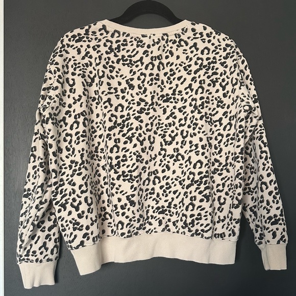 H&M Leopard Soft Crewneck - Size Medium - Picture 3 of 7